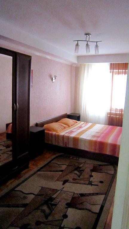 Apartment On Maliy Rinok Zaporizhia Екстериор снимка